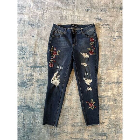 One 5 One Cross Stitch Embroidered Floral Distressed Cropped Jeans Size 14 - Picture 2 of 9